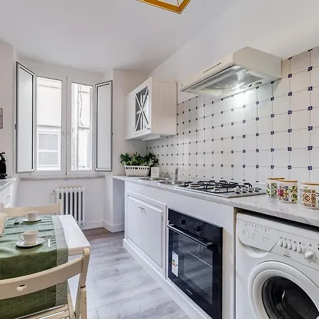 Living Repubblica * روما